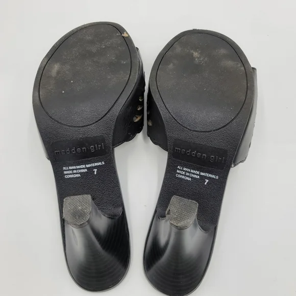 Madden Girl Black Corona Laser Cut Slides Size 7 Heels - Picture 9 of 11